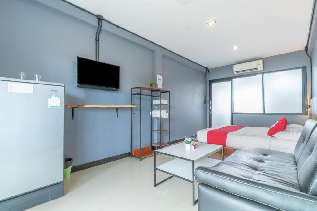 Oyo 75305 T Park Pak Chong Hotel Mu Si Bagian luar foto