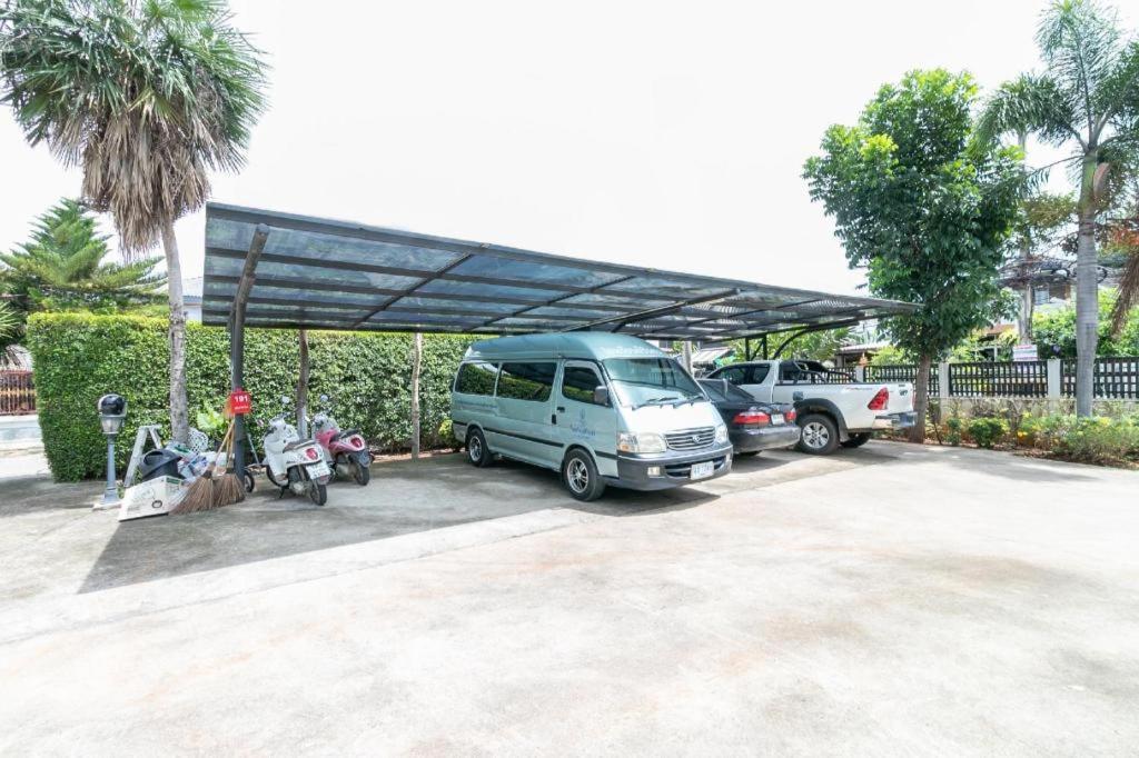 Oyo 75305 T Park Pak Chong Hotel Mu Si Bagian luar foto